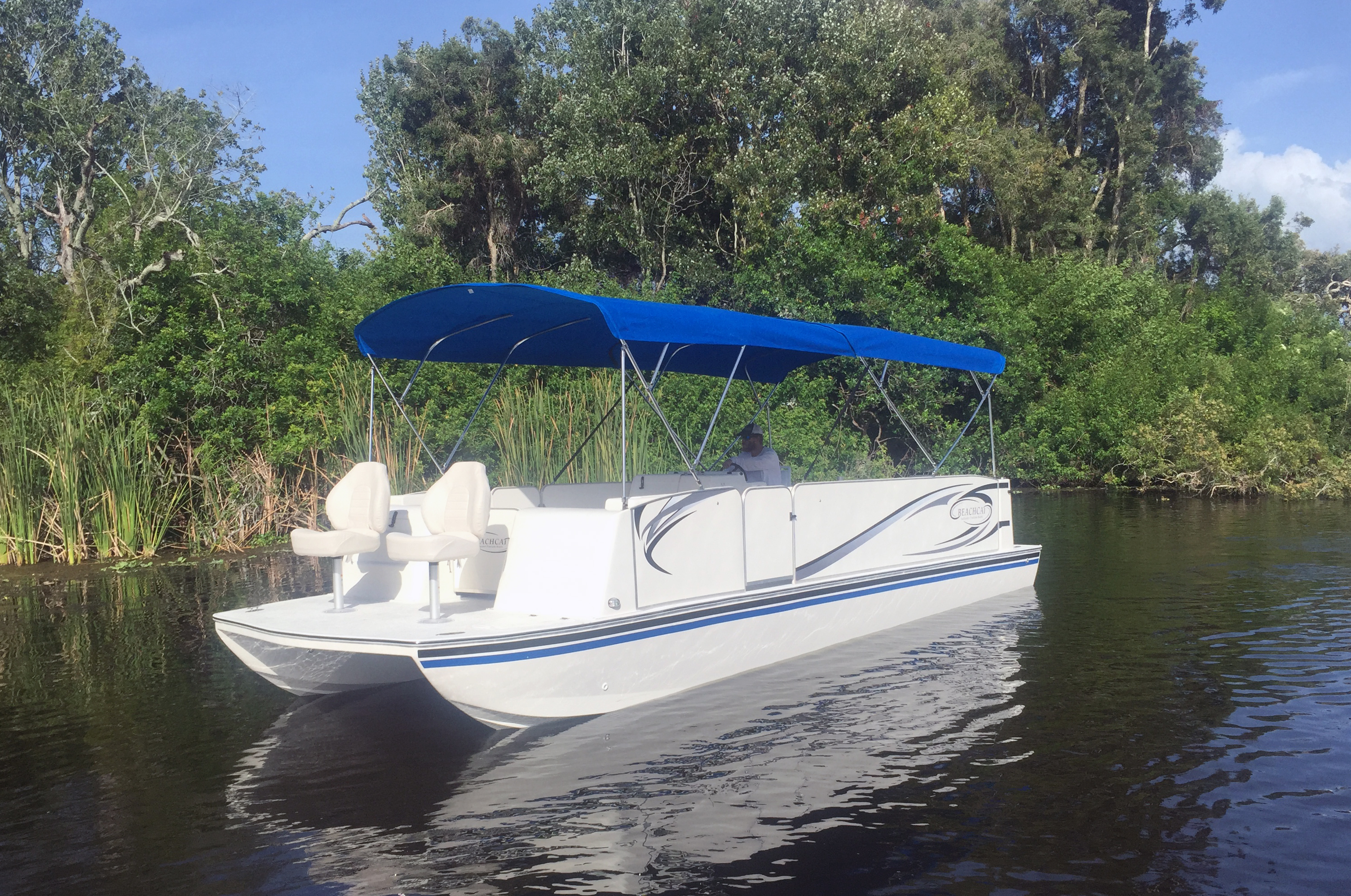 Fiberglass Series – Beachcat Saltwater Pontoon Boats