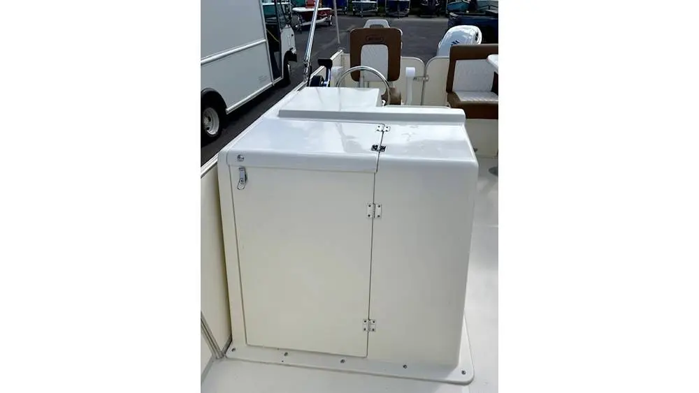 "Fiberglass console of a high-performance recreational pontoon boat suitable for commercial pontoon boats"